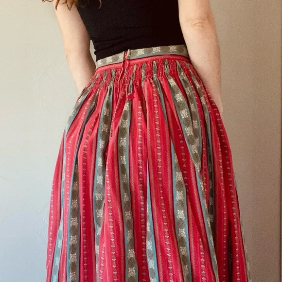 Traditional Vintage Austrian Skirt - Picture 5 of 6